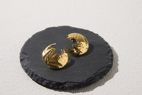 Pluto Fragment pierced earrings Gold